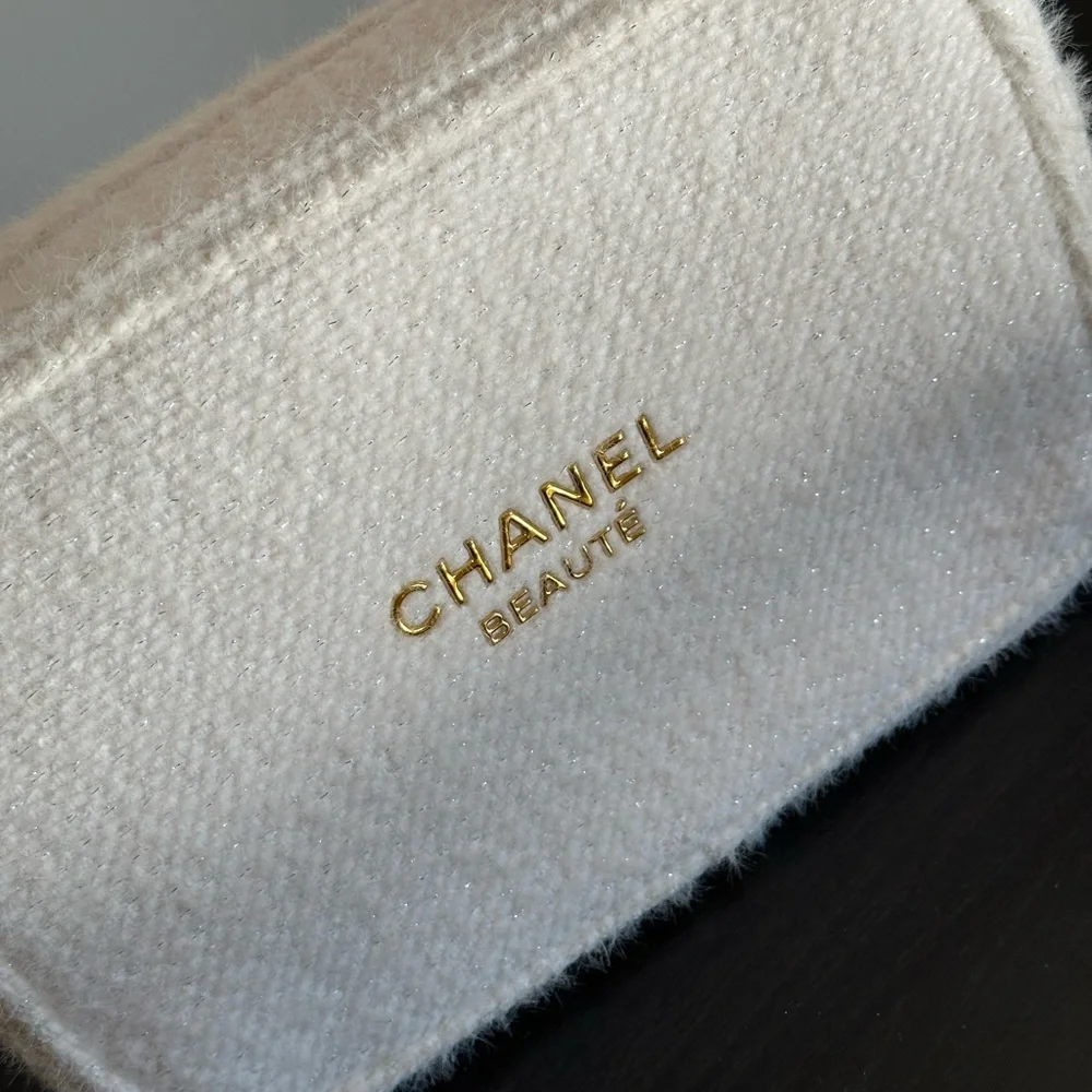 Chanel Beauty make up bag - Picture 6 of 11